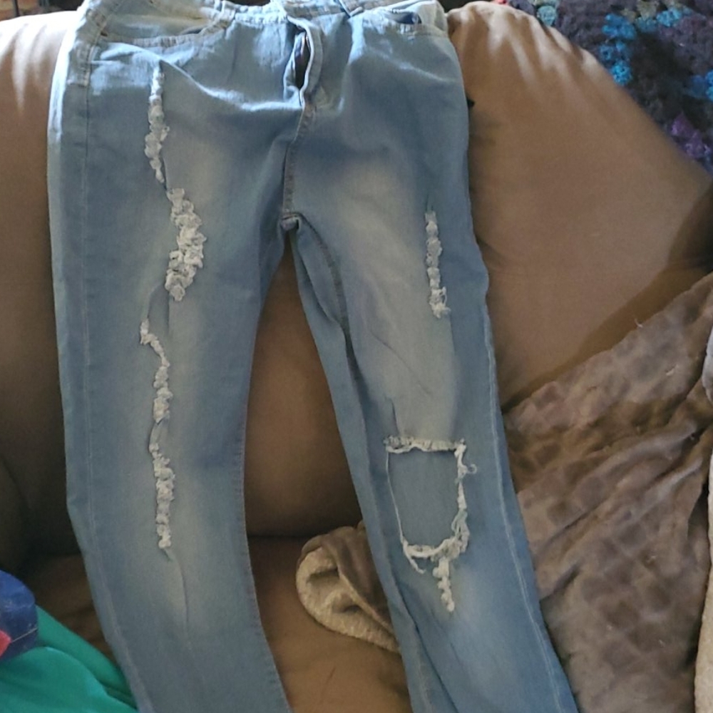 Ripped style jeans